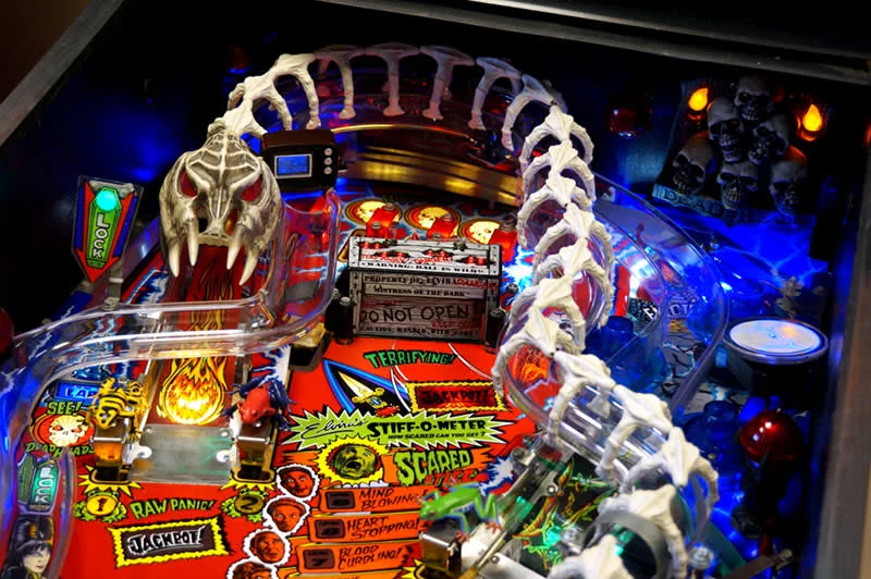Scared Stiff Pinball Machine - Image 4