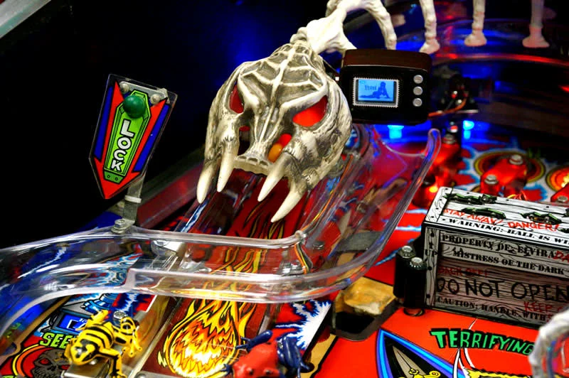 Scared Stiff Pinball Machine - Image 6